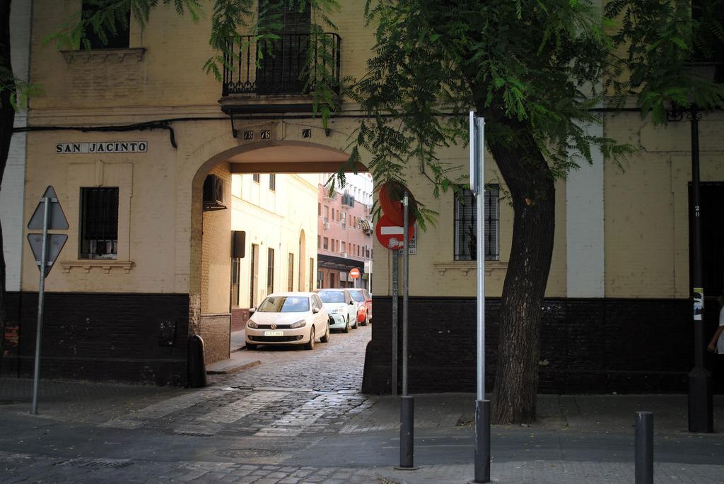 Triana Home & Free Parking Sevilla Bagian luar foto